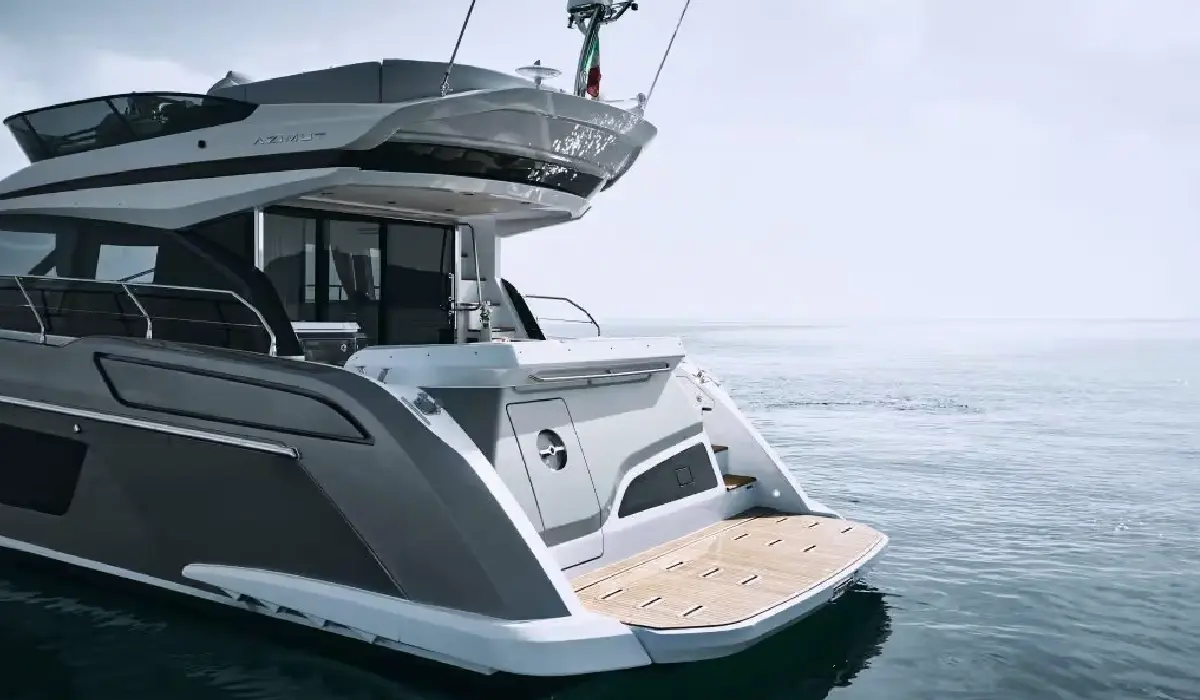 Azimut - Fly 53 - Motor Yacht Charter - Motor Yachts for Sale - Exclusive Concierge Club.webp